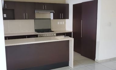 CASA EN RENTA EN VALLE DE JURIQUILLA CON ALBERCA !!!!!