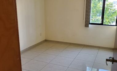 CASA EN RENTA EN VALLE DE JURIQUILLA CON ALBERCA !!!!!