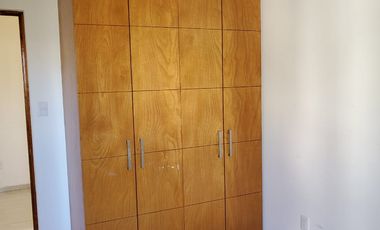 CASA EN RENTA EN VALLE DE JURIQUILLA CON ALBERCA !!!!!