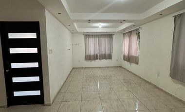 RENTO BONITA  CASA A UNA CALLE DEL CENTRO DE BOCA DEL RIO