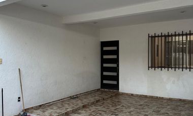 RENTO BONITA  CASA A UNA CALLE DEL CENTRO DE BOCA DEL RIO