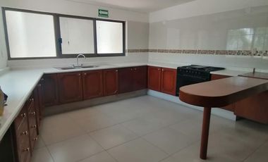 Se renta Casa para oficinas, en la Arbide, Consultorios, Clínica, Spa a 5 minutos del Centro