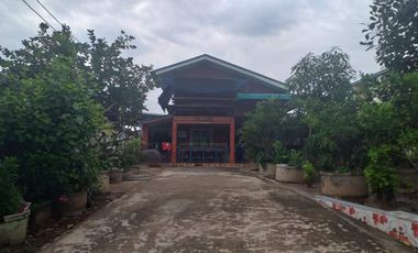 ขายบ้านเดี่ยวพร้อมที่ดิน  เหมาะสำหรับพักอาศัย บรรยากาศดี อยู่ในเขตชุมชน