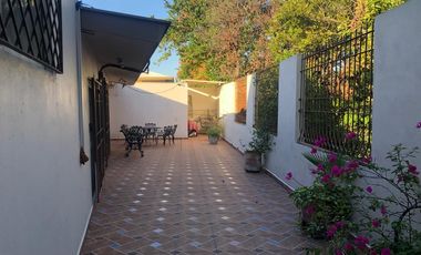 CASA EN CALLE PRIVADA (EXCELENTE UBICACIÓN)