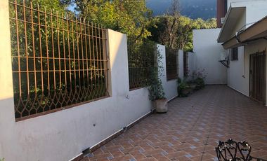 CASA EN CALLE PRIVADA (EXCELENTE UBICACIÓN)
