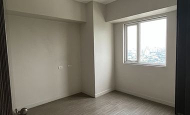 2 Bedroom with Balcony Condo For Sale Vista Shaw Wack wack Mandaluyong near Golf Course