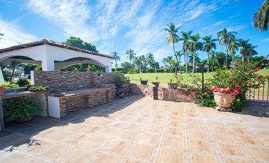 VENTA- Casa en Fraccionamiento El Cid, Mazatlan, Sinaloa