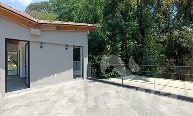 PRECIOSA CASA CON VISTA AL BOSQUE