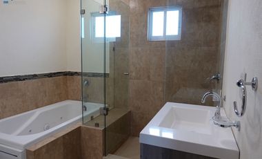 ESPECTACULAR casa dentro de fraccionamiento RESIDENCIAL