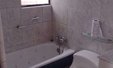 Arriendo Amplia Casa En Cercana A Av. Bombero Villalobos