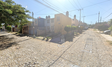 ¡¡Atención Inversionistas!! Venta de Casa en Remate Bancario, Col. Lomas de San Agustín, Tlajomulco Jalisco