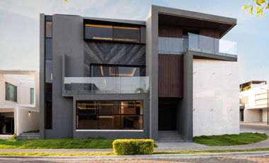ESTRENA HERMOSA RESIDENCIA EN EN LOMAS DE ANGELOPOLIS I
