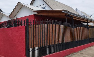 Se vende casa de 4 dormitorios en Colbun