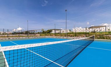 Casas en venta en condominio con alberca y amenidades al aire libre a 5 minutos del Club de Golf Santa Fe en Xochitepec, Morelos.