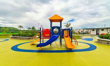 Casas en venta en condominio con alberca y amenidades al aire libre a 5 minutos del Club de Golf Santa Fe en Xochitepec, Morelos.