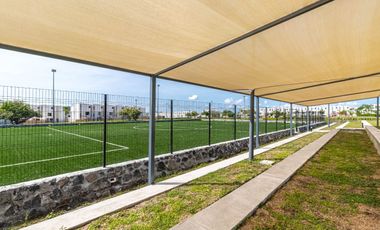 Casas en venta en condominio con alberca y amenidades al aire libre a 5 minutos del Club de Golf Santa Fe en Xochitepec, Morelos.