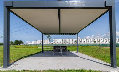 Casas en venta en condominio con alberca y amenidades al aire libre a 5 minutos del Club de Golf Santa Fe en Xochitepec, Morelos.