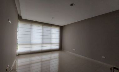 Samborondon, Renta de Linda Casa 4 Dorm. con Estudio y Bbq