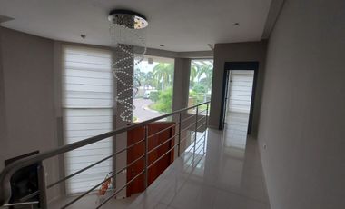 Samborondon, Renta de Linda Casa 4 Dorm. con Estudio y Bbq