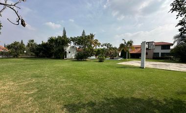 CASA EN VENTA EN FRACCIONAMIENTO LOMAS DE COCOYOC