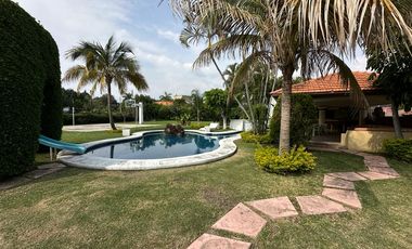 CASA EN VENTA EN FRACCIONAMIENTO LOMAS DE COCOYOC