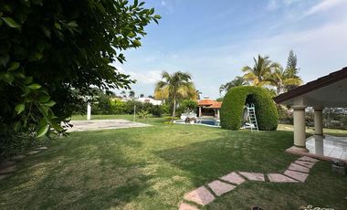 CASA EN VENTA EN FRACCIONAMIENTO LOMAS DE COCOYOC