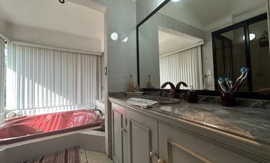 CASA EN VENTA EN FRACCIONAMIENTO LOMAS DE COCOYOC