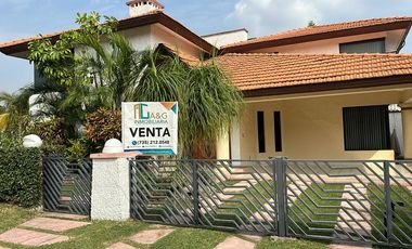 CASA EN VENTA EN FRACCIONAMIENTO LOMAS DE COCOYOC