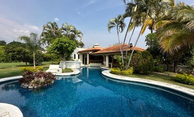 CASA EN VENTA EN FRACCIONAMIENTO LOMAS DE COCOYOC