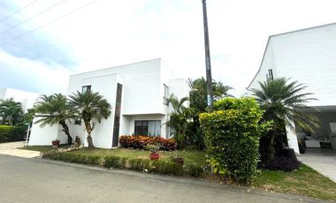 ARRIENDO CASA EN LA MORADA A LAS AFUERAS DE CALI VALLE DEL CAUCA