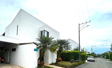 ARRIENDO CASA EN LA MORADA A LAS AFUERAS DE CALI VALLE DEL CAUCA