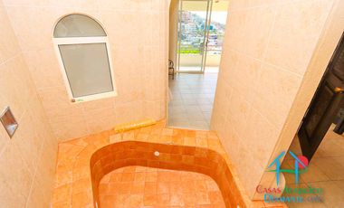 Casa en renta vacacional con alberca e increíble vista al mar