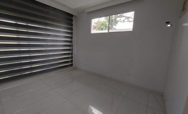 Via La Costa, Renta de Hermosa Casa 3 Dorm. de Una Planta con Jacuzzi Sin muebles