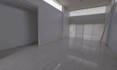 Via La Costa, Renta de Hermosa Casa 3 Dorm. de Una Planta con Jacuzzi Sin muebles