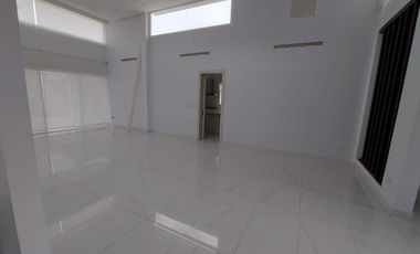 Via La Costa, Renta de Hermosa Casa 3 Dorm. de Una Planta con Jacuzzi Sin muebles