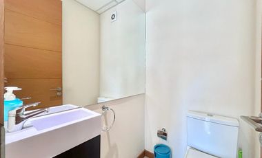 Se vende oficina en Torre Carmen, 3 privados, recepción, 2 baños y bodega, Curicó