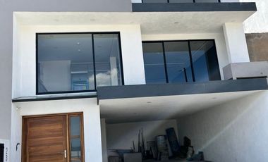 VENDO CASA RESIDENCIAL MONCAYO CALLE ENCINAS