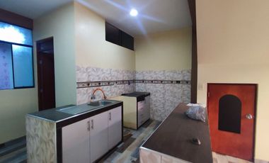 CASA 3 PISOS EN VENTA 158 M2 HUAYCÁN - ATE