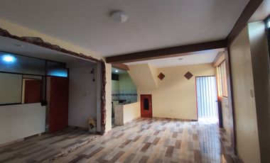 CASA 3 PISOS EN VENTA 158 M2 HUAYCÁN - ATE