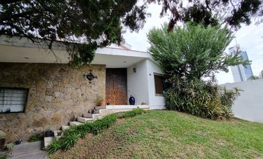 Casa en Venta en Guadalajara - Oportunidad de Renovación Ubicación Estratégica