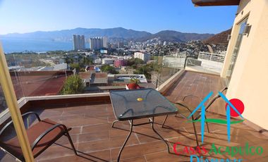 Casa en renta vacacional para 14 personas. Alberca privada y vista al mar. Incluye servicio de limpieza