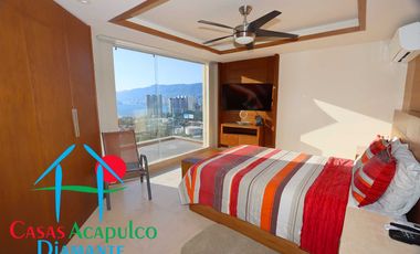 Casa en renta vacacional para 14 personas. Alberca privada y vista al mar. Incluye servicio de limpieza