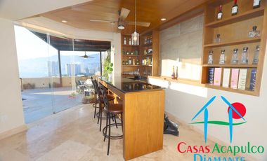 Casa en renta vacacional para 14 personas. Alberca privada y vista al mar. Incluye servicio de limpieza