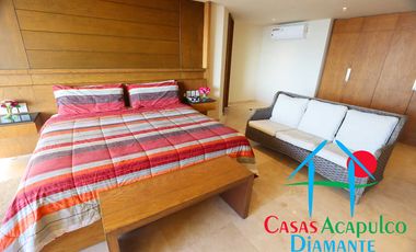 Casa en renta vacacional para 14 personas. Alberca privada y vista al mar. Incluye servicio de limpieza