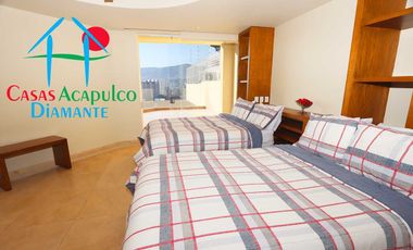 Casa en renta vacacional para 14 personas. Alberca privada y vista al mar. Incluye servicio de limpieza