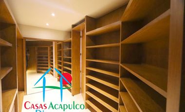 Casa en renta vacacional para 14 personas. Alberca privada y vista al mar. Incluye servicio de limpieza