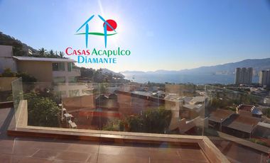 Casa en renta vacacional para 14 personas. Alberca privada y vista al mar. Incluye servicio de limpieza