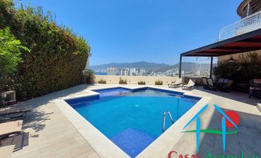Casa en renta vacacional para 14 personas. Alberca privada y vista al mar. Incluye servicio de limpieza