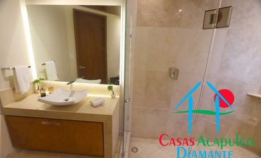 Casa en renta vacacional para 14 personas. Alberca privada y vista al mar. Incluye servicio de limpieza