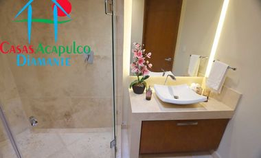 Casa en renta vacacional para 14 personas. Alberca privada y vista al mar. Incluye servicio de limpieza